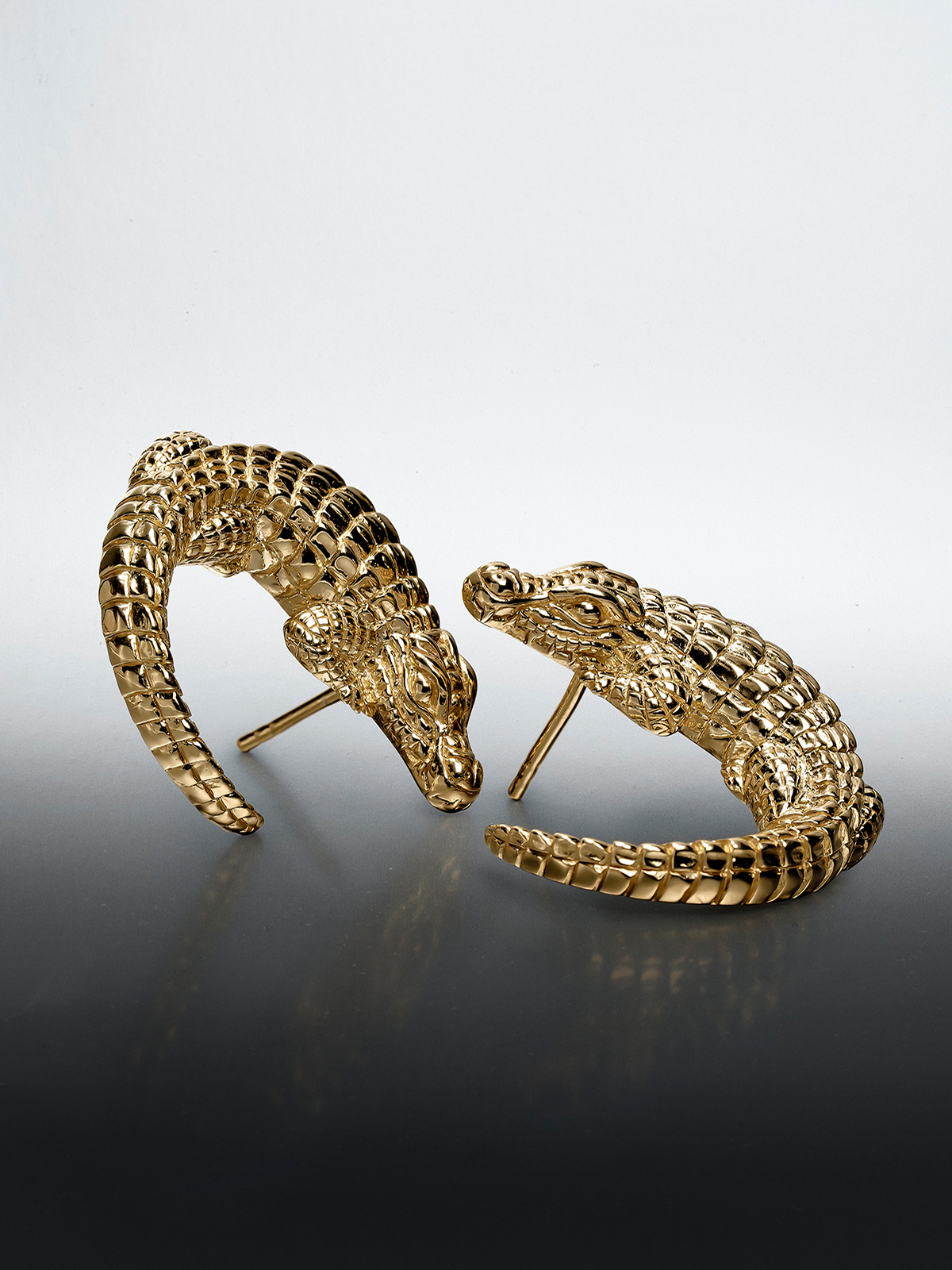 925 silver earrings in 18K yellow gold shaped like crocodile