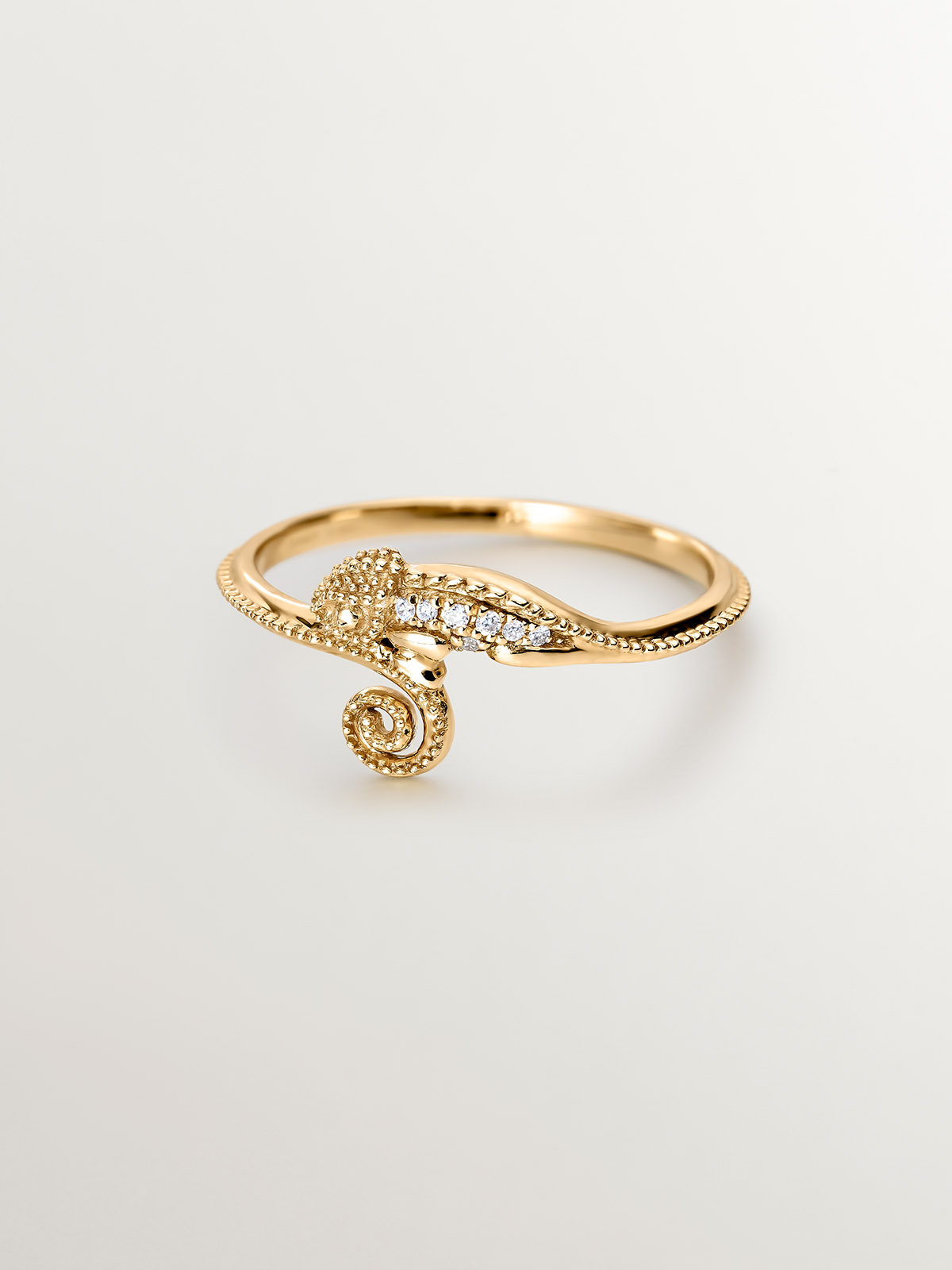 18K yellow gold ring with chameleon and diamonds