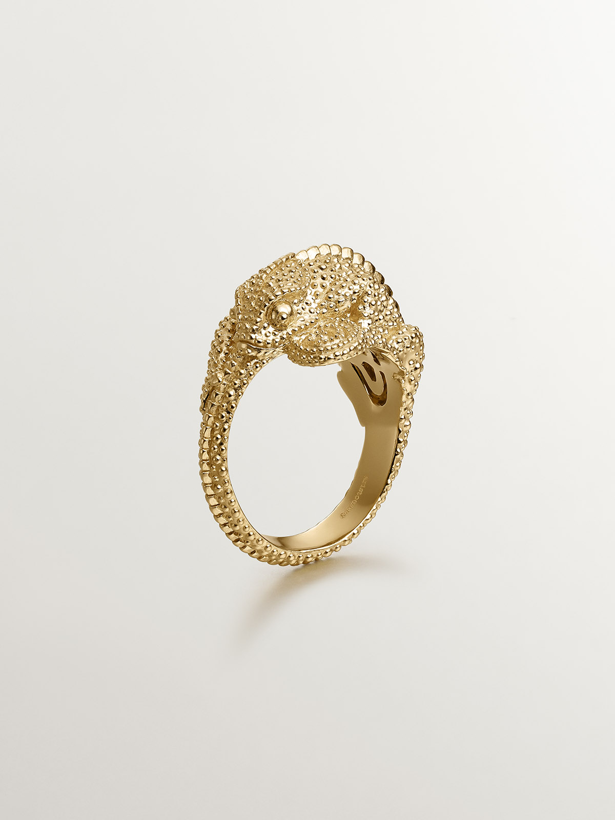 925 silver ring bathed in 18k yellow gold with small chameleon