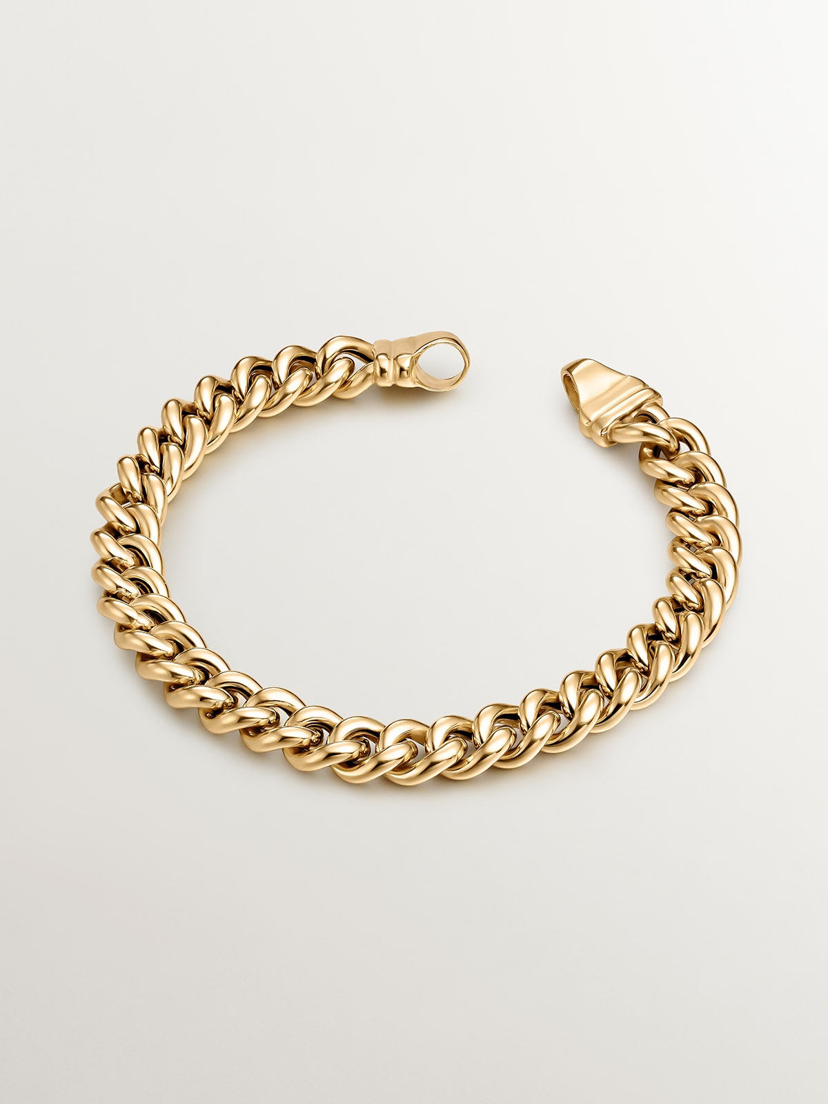 Barbados link chain bracelet in 925 silver plated in 18K yellow gold.